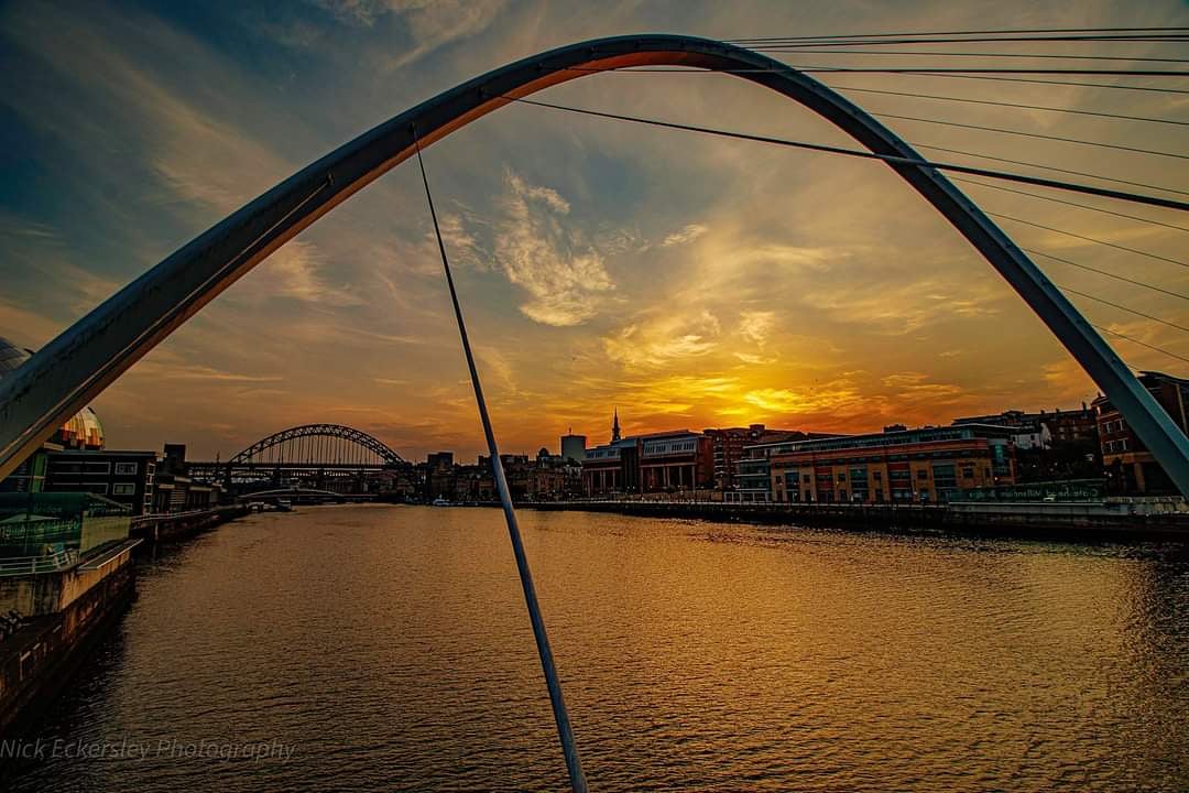 Watched the sun go down over the River Tyne.  Such a beautiful sight. The best things in life are free ✨. 
#NewcastleUponTyne #rivertyne #NorthEast #River #visituk #visiting land