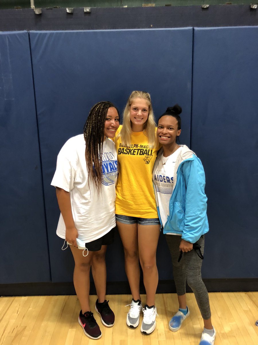 Congratulations to the 2021’s &amp; 2022’s that concluded their AAU playing careers at Havoc @ RockIt. <a href="/HagopianNicole/">Nicole Hagopian</a> <a href="/apatt22/">allie patterson</a> <a href="/ellamorrison110/">Ella Morrison</a> <a href="/kaylarford/">Kayla Ford</a> <a href="/faithhenderson_/">Faith Henderson</a> <a href="/lydia_elkins05/">Lydia Elkins</a> <a href="/Bella060654731/">Bella Griffin</a> <a href="/adriannajacobs_/">adriannajacobs2021</a> <a href="/emilyymm3/">Emily Mott</a>