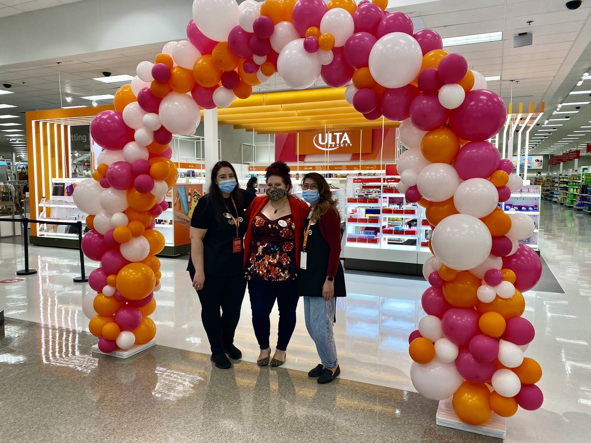 Specialty0927's tweet photo. ULTA GRAND OPENING AT T0927!! 🎯 So proud of this AMAZING team for all of their hard work and dedication! #D141GetsItDone #UltaBeauty #Target #ProudETL @tonypena @AmandaSully01 @A_Leigh_ @nikki_j1981 https://t.co/zRlsqvfjJG
