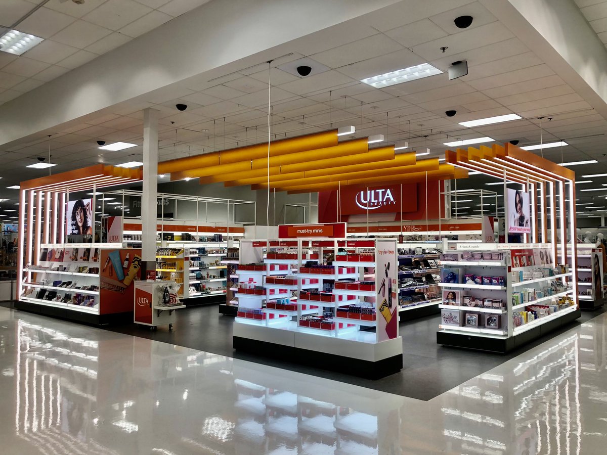 Specialty0927's tweet photo. ULTA GRAND OPENING AT T0927!! 🎯 So proud of this AMAZING team for all of their hard work and dedication! #D141GetsItDone #UltaBeauty #Target #ProudETL @tonypena @AmandaSully01 @A_Leigh_ @nikki_j1981 https://t.co/zRlsqvfjJG