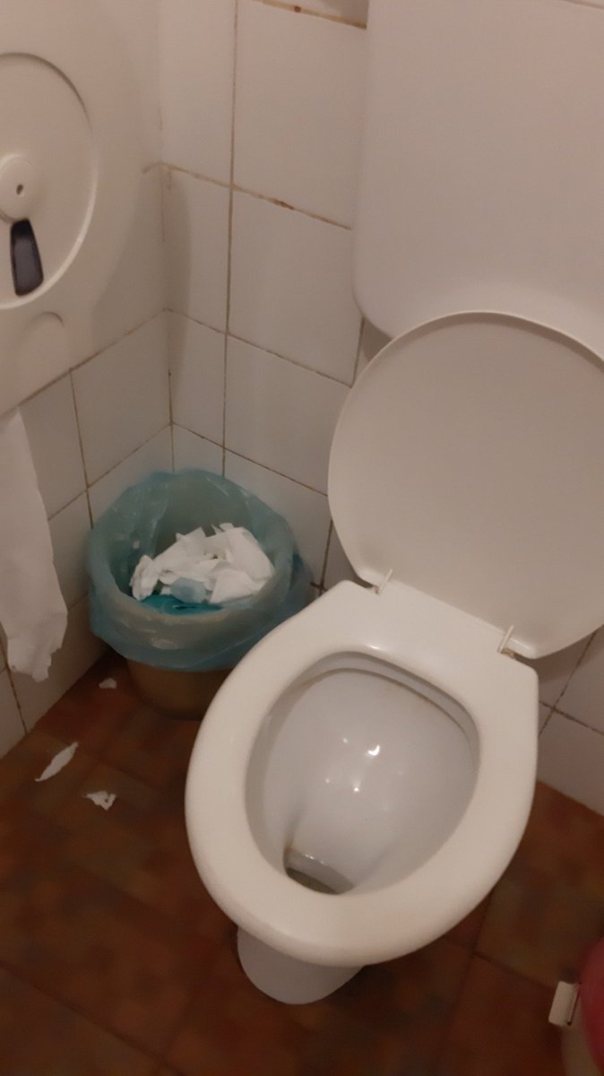 CMythbreaker's tweet image. Ma il #cleanpass non sarebbe meglio? #bagnidipisa #cringepass #NoGreenPassObbligatorio