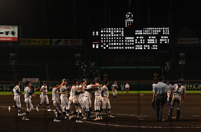 夏の高校野球 試合終了時間が21時40分となり史上最遅に 話題の画像プラス 夏の高校野球 試合終了時間が21時40分となり史上最遅に 話題の画像プラス