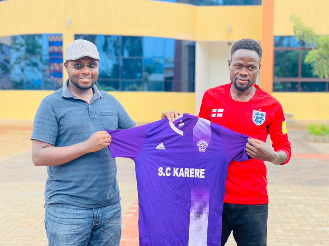 FcVenoms's tweet photo. Our  Latest Signing to Join the @FcVenoms side #Odomal Ainamaani has officially  been unveiled  by the Club chairman @KatumbaSalim .
He scored on his debut today as We won A game against @sc_kalele.
💜💜💜💜
@TheComboni @nogigsfc @BeerFcUg @martinmateja94 https://t.co/eYbbnTNreF
