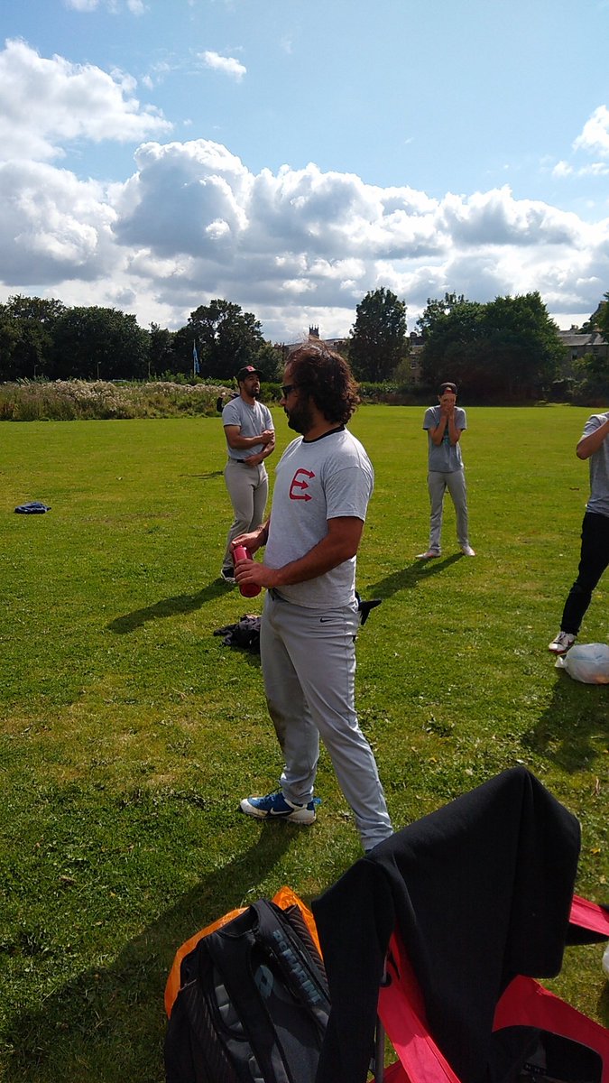 Bottom 5 . 3 run home run Leo!! 10-1 to devils