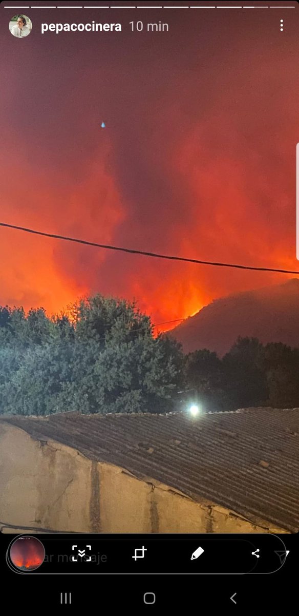 _martitasp's tweet photo. Ávila esta en llamas 🥺😭
que al menos pare el aire por favor 🙏🙏 https://t.co/yM9aoxLh4i