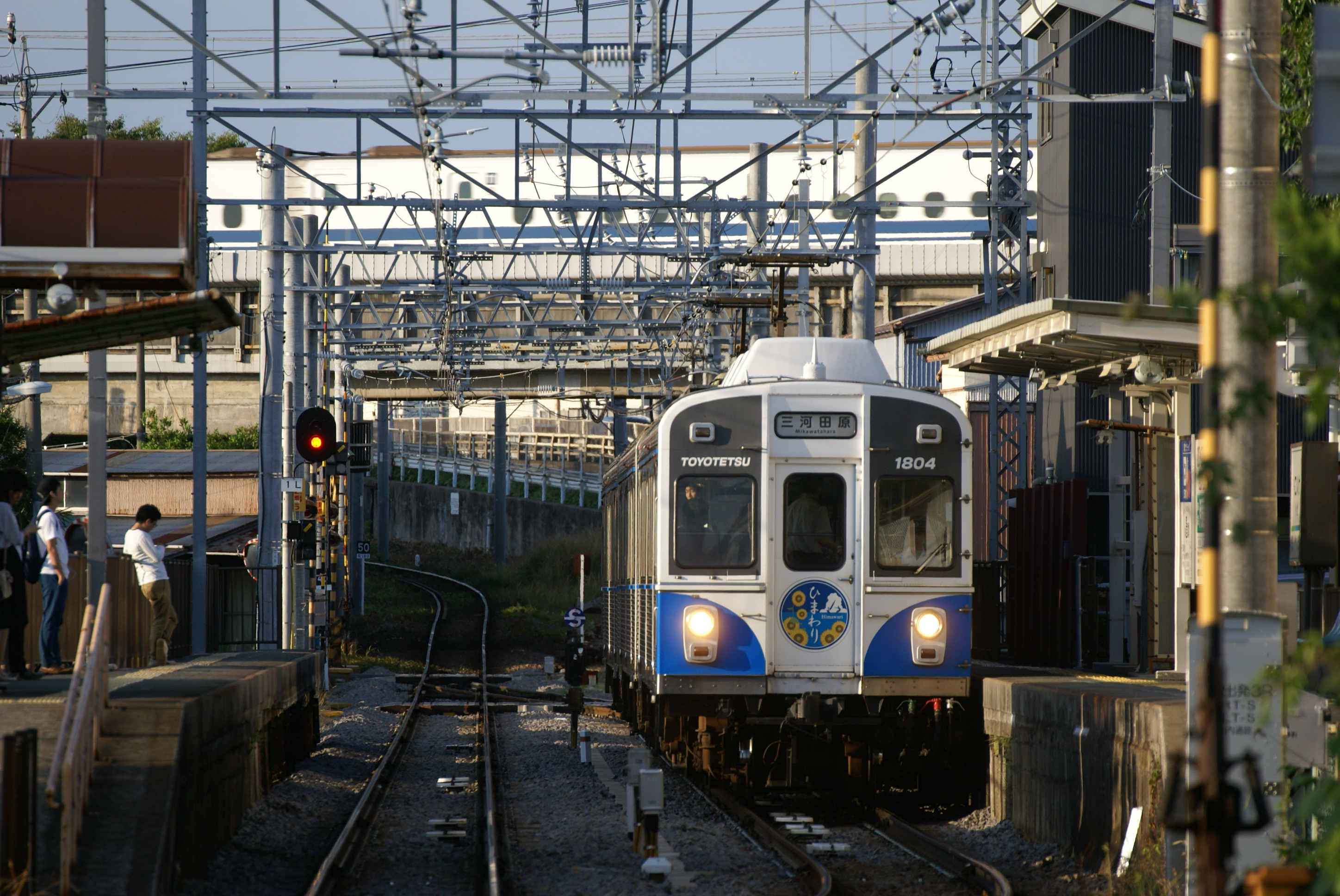 非魔神 老津 交換可能な駅だがパターンダイヤ時には行われない最後の駅 従って日中に不定期列車が設定できるのは高師と老津の間のみ 広大な無架線留置線っぽいのがあったが 最近メガソーラーに変わってた T Co Kwnnn7y2yq Twitter