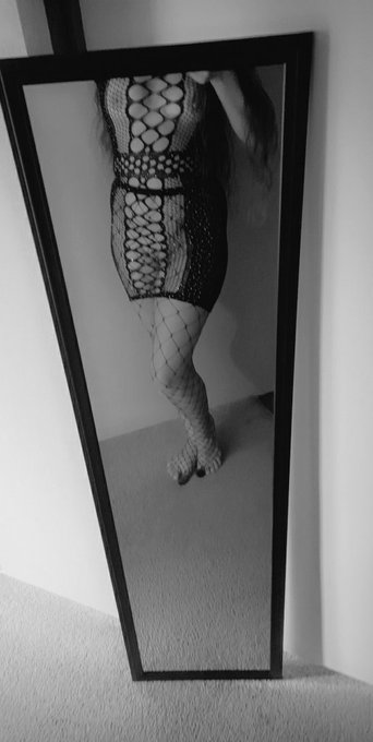 Stop undressing me with your eyes 👀 use your teeth 😈😻💋 https://t.co/QAKFcxsd4d