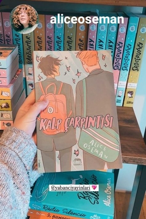 kadın nasıl üzülmüş ve sinirlenmiş. homofobinizde boğulun inşallah...