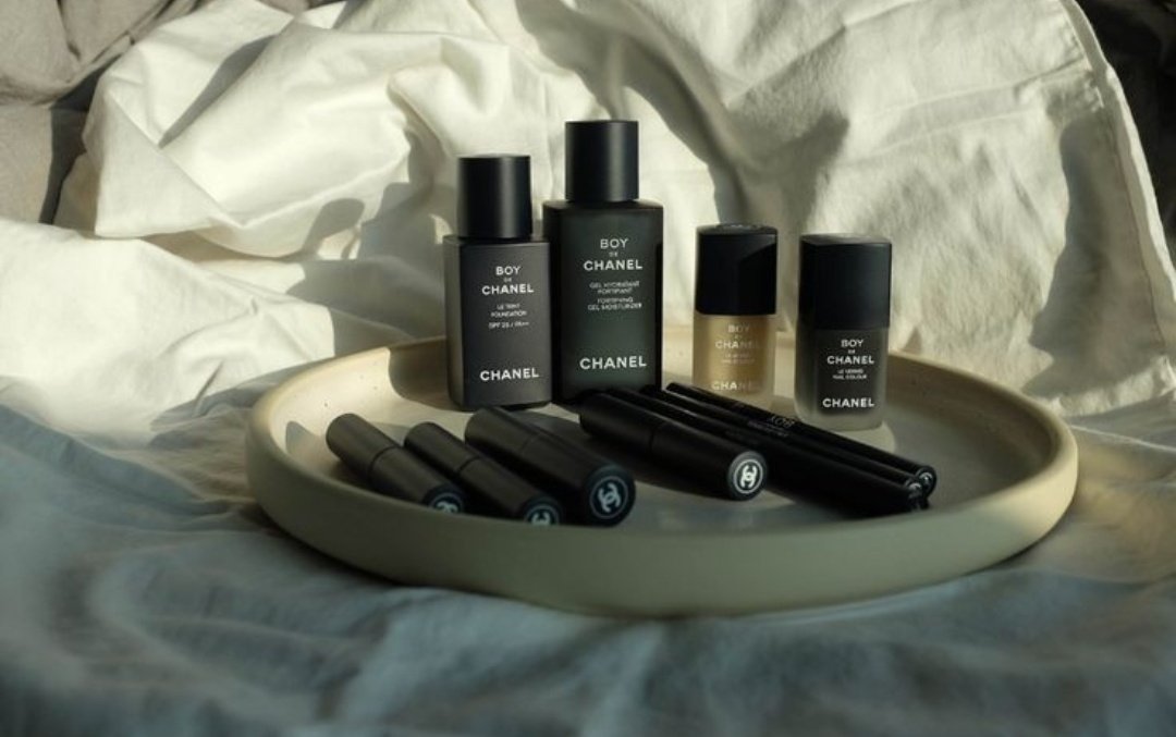 ADStjeor's tweet photo. (📸) ➪      Cʜᴀɴᴇʟ 
     Colección "Chanel Boys"

He tenido la oportunidad de probar estos productos y son increíbles, tengo que regalarselos a alguien y son para mi hermano @WorldfJordy quien cumplio años hace 8 días.

#ChanelTeam #BoyDeChanel
#ChanelxAgus #BeOnlyYou https://t.co/tGNVw5b09k