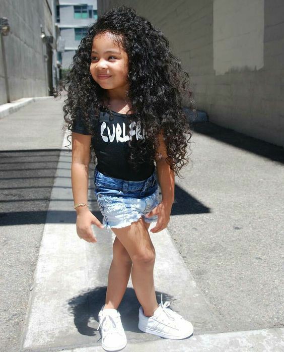 ── INSTAGRAM 
<a href="/BrownLittSister/">Kathleen Brown</a>ᅠᅠᅠᅠᅠᅠ

Al volver a casa después de las vacaciones ya quería hacerse fotos, estaba deseando llegar a casa después del avión. Bailey os manda saludos desde la calle 💕🛬
⌂              ⌕               ▦              ◯   ♡