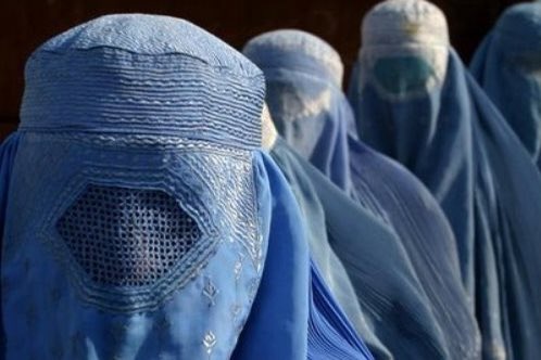 Esto les espera a niñas y mujeres en Afganistan con los talibanes… y x acá imbeciles aplaudiendo la autodeterminación, la caída del imperio etc, etc
