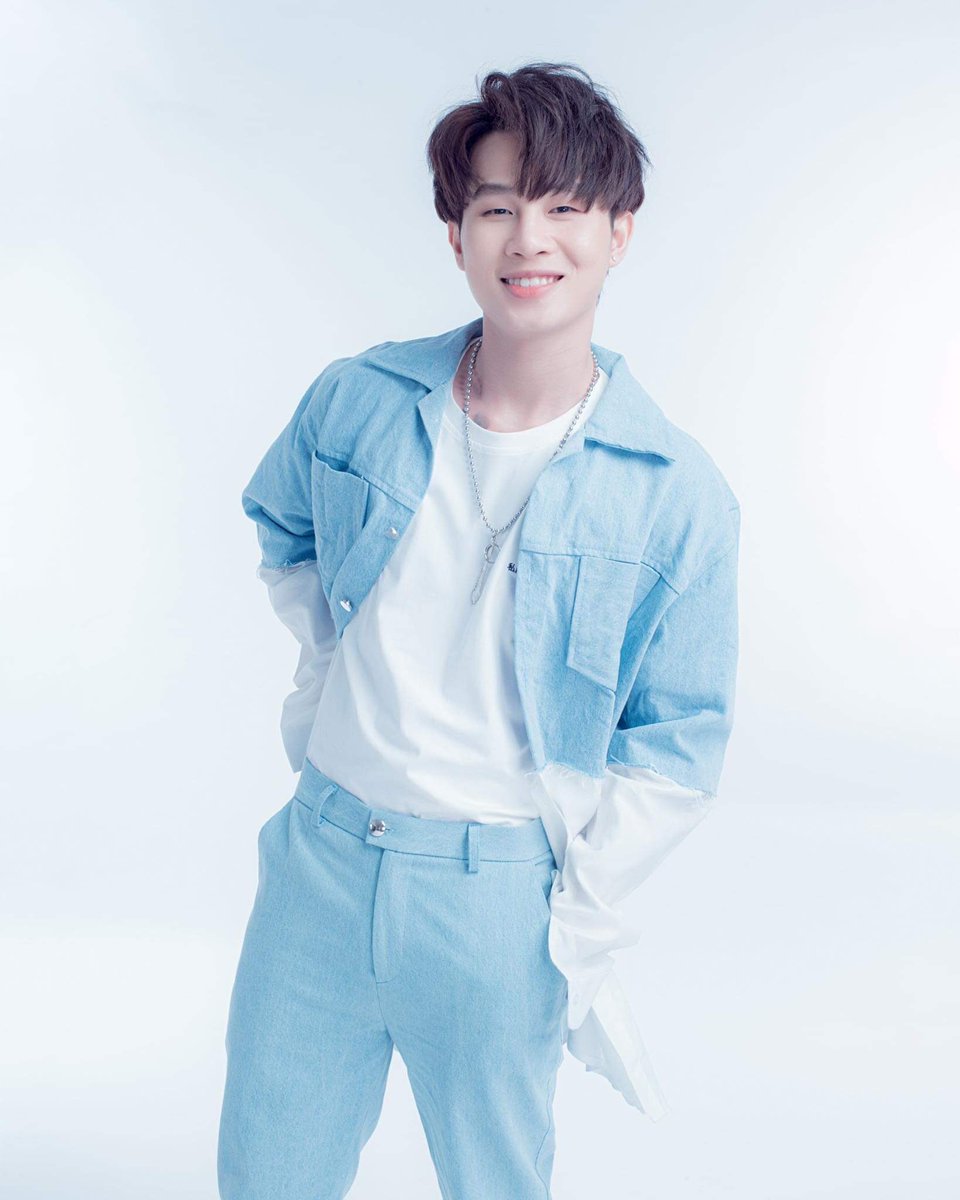 thibinh080996's tweet photo. @Melody_2708 @nhuvl_94 @chu_mn2 @Nhu_94 ĐỐI MẶT ĐỂ TRƯỞNG THÀNH 
#FcDomfamily
#JackJ97
#HoaHaiDuong ❤️🐝❤️luôn bên cậu 🌻🌻🌻 https://t.co/G6LMG9NBLA