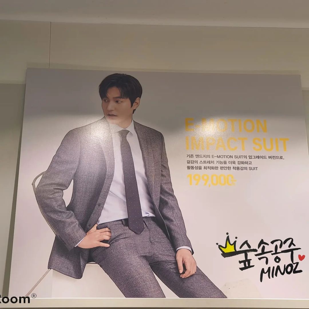 machi6221's tweet photo. via.Jmoak2480 IG
Changwon_NewCore Outlet_ANDZ Store
#NewAutumn
#ANDZ
#Piggy_piggy
#Kind_boss
#Thankyou
#Pretty♡♡♡
#AutumnNewMinho_NewArrival_Dressed
https://t.co/xbEPR1hv0a
#이민호 #李敏镐 #LeeMinHo
#minoz #mym #イ・ミンホ https://t.co/ZqfaDYaa3k