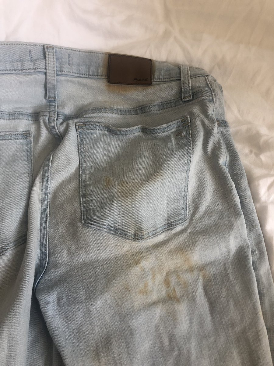 snuziec's tweet photo. Hey @madewell I love your jeans, but I’ve had this pair for MAYBE a year and your “leather” tag ruined them 😭 they’re unwearable now 😢 #madewell #jcrew #jeans #skinnyjeans #denim #stains #fashionfail #wtf #why #help https://t.co/Y3nEHAwL8d