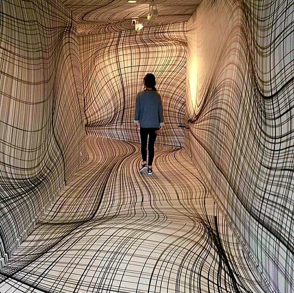 Виртуальная реальность космос. Доктор стрэндж телепорт. Развитие офис. Люди которые создают пространство. Люди которые создают пространство.