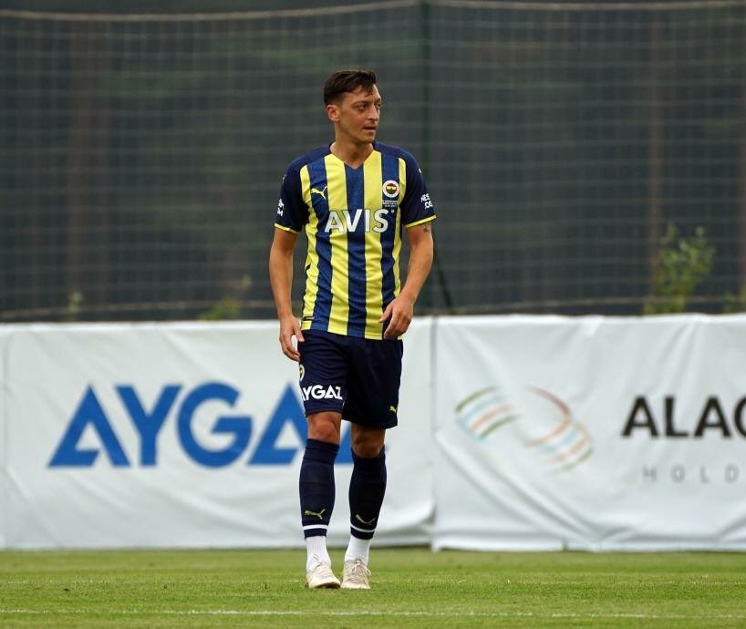 HOŞ GELDİN KAPTAN! 💛💙🧿 @MesutOzil1088