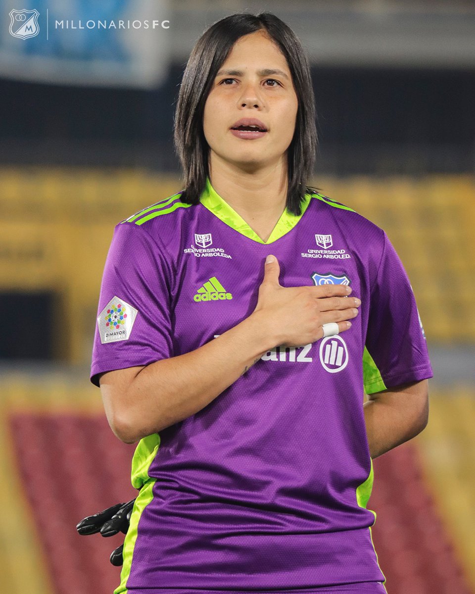 KarenMuri22's tweet photo. Good vibes 💙🕯️
@millosfcoficial
.
.
📸 @jefs_24 💥
.
.
.
#embajadora #millonariosfc #goalkeeper #azules #womenssoccer #equipo #adidas #creer #confiar #fe #hosoccerfamily #hosoccercolombia #millonariosfemenino #adidaswomen #felicidad #lealtad #amor #puroazul #allianz https://t.co/dZbsCL1cl8