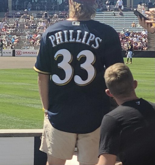 JerseyoftheGame's tweet photo. Easy choice on a sunny Sunday afternoon, a @Brett_Phillips8 @Brewers jersey. #raysup #jerseyofthegame #tratnation #brewcrew #randomjerseysightings #laugh https://t.co/vxexlvVS6k