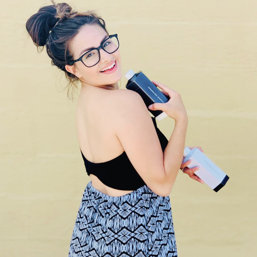 formulateco's tweet photo. Your hair is your very best accessory! 😉
📸@partyatthelakehouse
#formulateforme #shampoo #conditioner #customproducts #customshampoo #newbrand https://t.co/mnoqfP3GMn