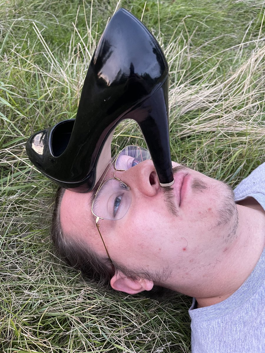 😈Goddess Lara 🔥 12.9. (@ladylara111) on Twitter photo 