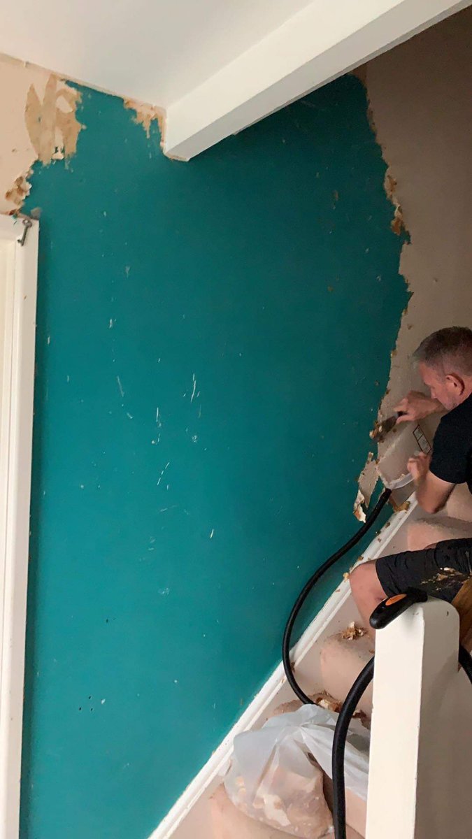 aly_sea's tweet photo. When you remove wood chip, and suddenly realise the wall will need at least 4 coats of paint #renovationproblems https://t.co/MIJPHduUNG