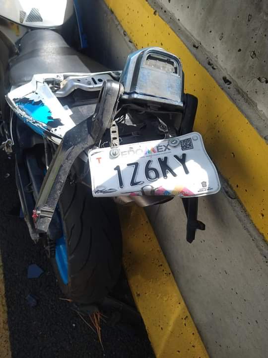 ALGUNAS DE LAS PLACAS DE MOTOCICLISTAS FALLECIDOS EN LA MÉXICO-CUERNAVACA

Placas de motocicletas donde viajaban bikers que fallecieron esta mañana al accidentarse en la autopista. Su difusión ayudará a encontrar a familiares: 1Z6KY de Edomex y 16CBZ7, de Guerrero.