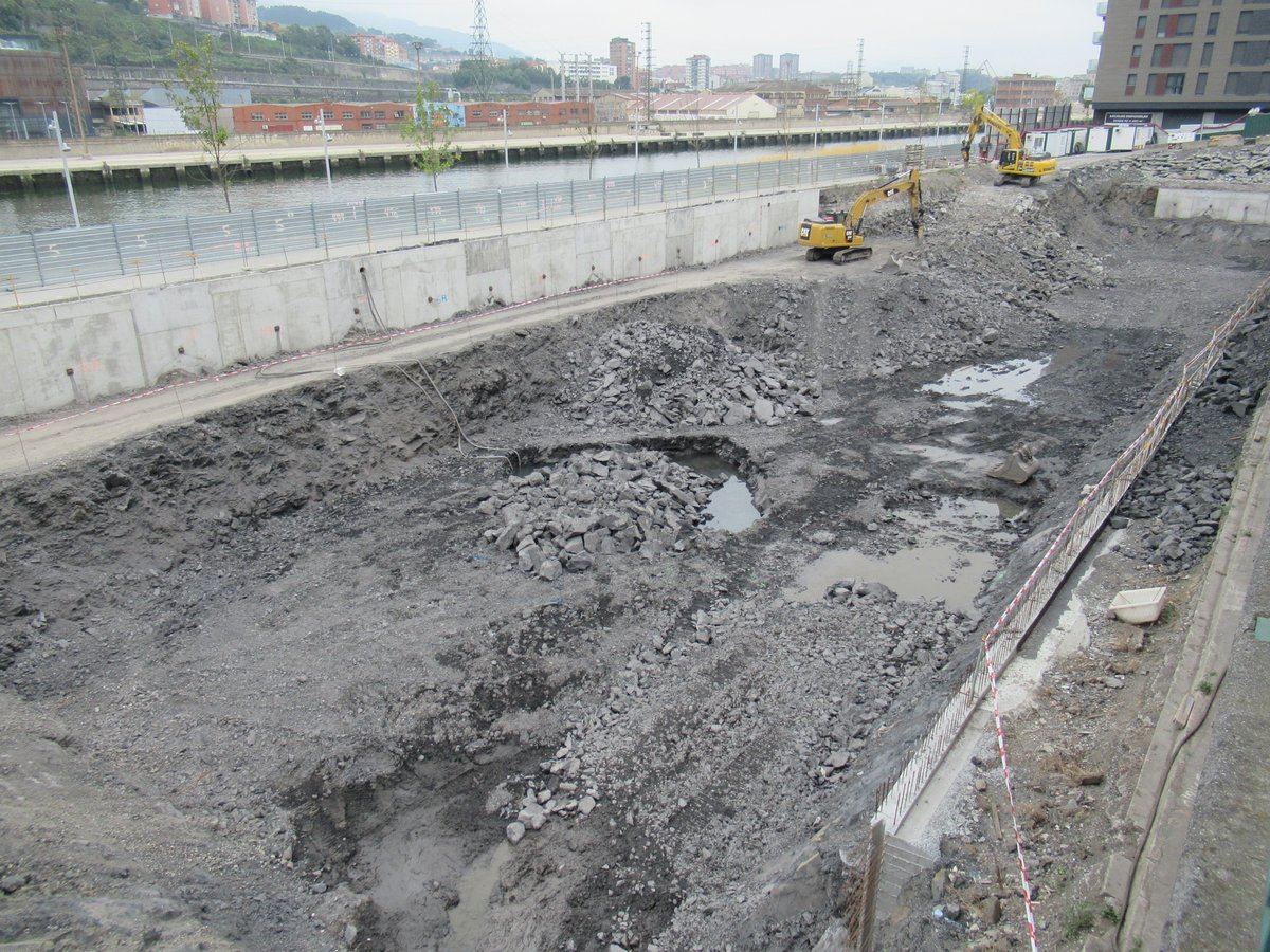 menimenemora's tweet photo. Excavaciones para bloques de Vivienda en Ibarrekolanda https://t.co/iSKyWfTl3k