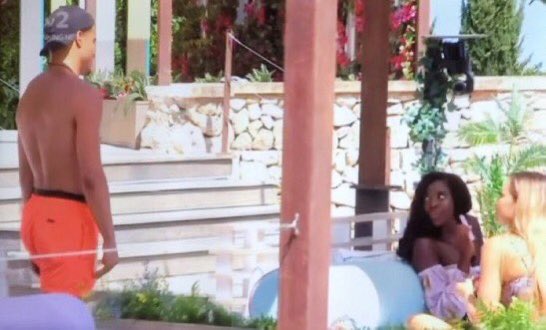 ur_so_golden_'s tweet photo. Mummy Jake’s taken his shirt off and he’s scaring me  #LoveIsland https://t.co/K15ocyryZ9