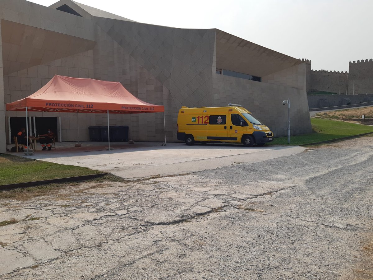 EmergenciaAvila's tweet image. #IFNavalacruz #Ávila

ALBERGUES PROVISIONALES:
CUM "Carlos Sastre".
Palacio de Congresos Lienzo Norte 

ALOJAMIENTOS para el personal desplazado del operativo de extinción:
40 en la Casa de Ejercicios
40 en el Colegio Diocesano
80 en el Palacio de Congresos Lienzo Norte.