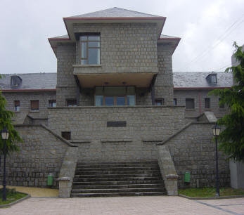 EmergenciaAvila's tweet image. #IFNavalacruz #Ávila

ALBERGUES PROVISIONALES:
CUM "Carlos Sastre".
Palacio de Congresos Lienzo Norte 

ALOJAMIENTOS para el personal desplazado del operativo de extinción:
40 en la Casa de Ejercicios
40 en el Colegio Diocesano
80 en el Palacio de Congresos Lienzo Norte.