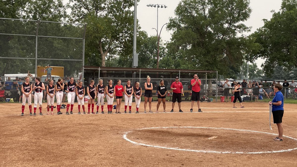 ScottRoblin's tweet photo. Picture perfect gold medal for @MHMSA_softball U14 girls winning provincials on their home diamond over Lloydminster. #MedHat https://t.co/5dvUD76kv6