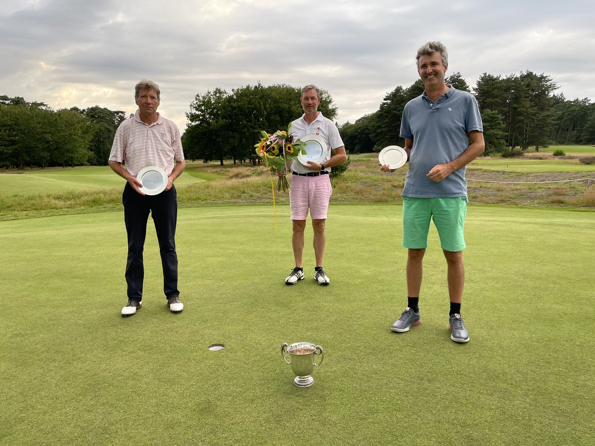 Pieter van Steenbergen van de Haagsche wint bij de heren het NK Strokeplay 50+, voor clubgenoot Bart Nolte en ‘thuisspeler’ Vincent Rodenburg (<a href="/HogeKleij/">De Hoge Kleij</a>). 
#ngf #nkstrokeplay 
Scores: golf.nl/ngf-wedstrijde…