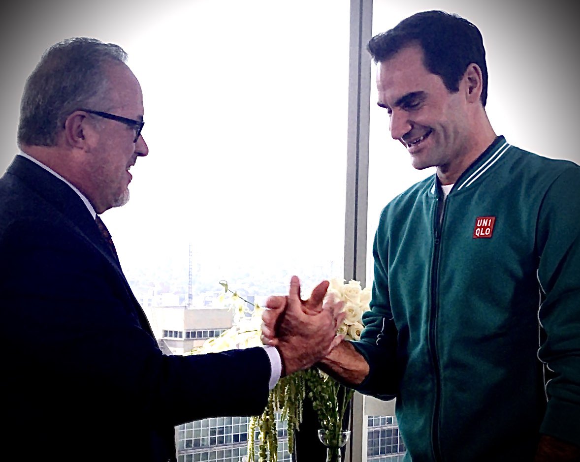 SoyLuisAAlvarez's tweet photo. Get well soon @rogerfederer pronta y feliz recuperación. #NoHayNadieMasGrande #PeroNadie https://t.co/Bl1lKmL0oz
