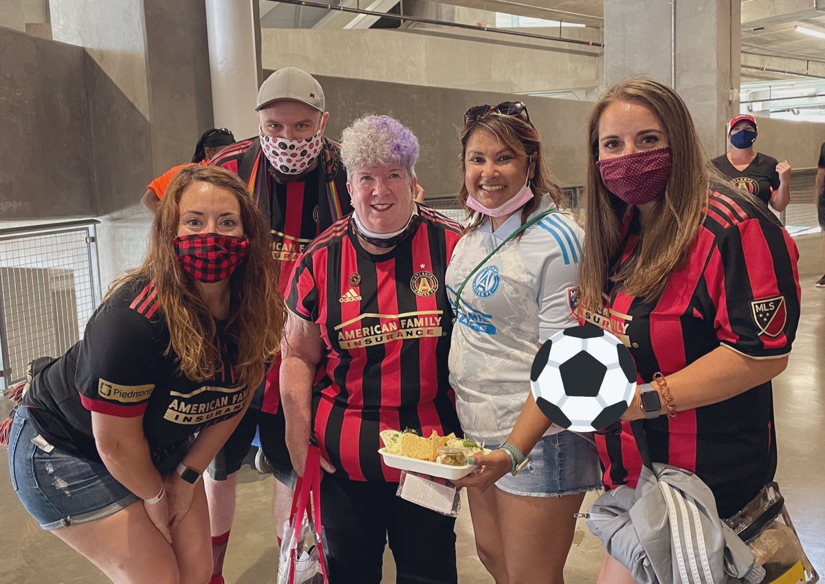 kwool13's tweet photo. A Sunday well spent when you run into your family! VAMOS @ATLUTD! #ATLUTD #UniteAndConquer https://t.co/aZ4LpqoJrO