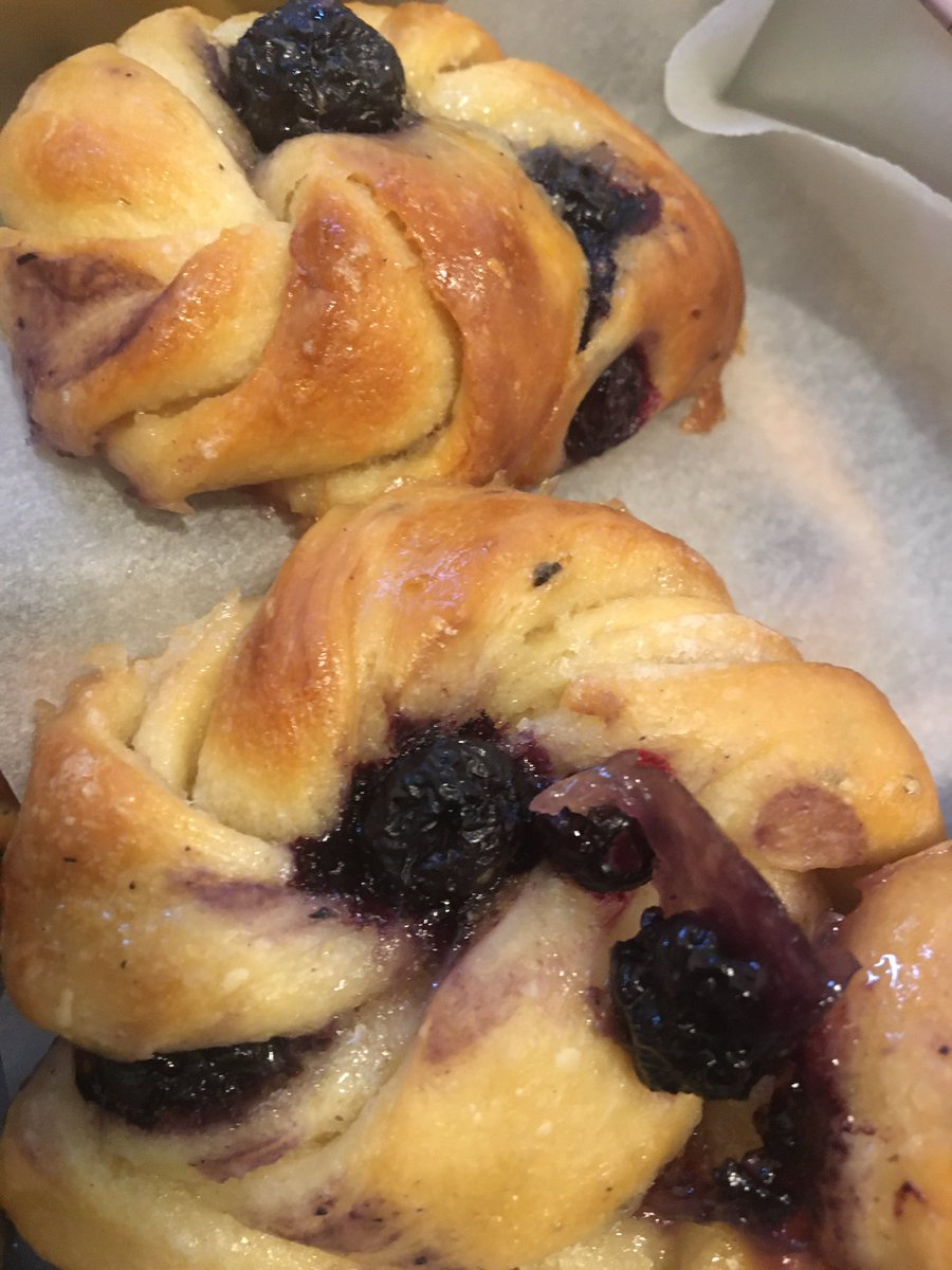 Skills that have yet to find me a husband 🤣 #blueberrybuns #scandikitchen