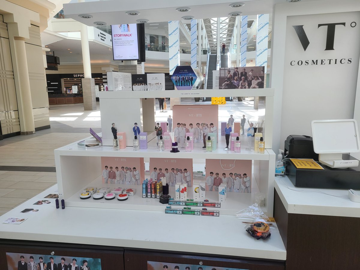 TicTacBOS's tweet photo. 😆📣#BostonARMY
There are #BTSxVT products at Burlington mall!
#Boston https://t.co/on0ghFMusu