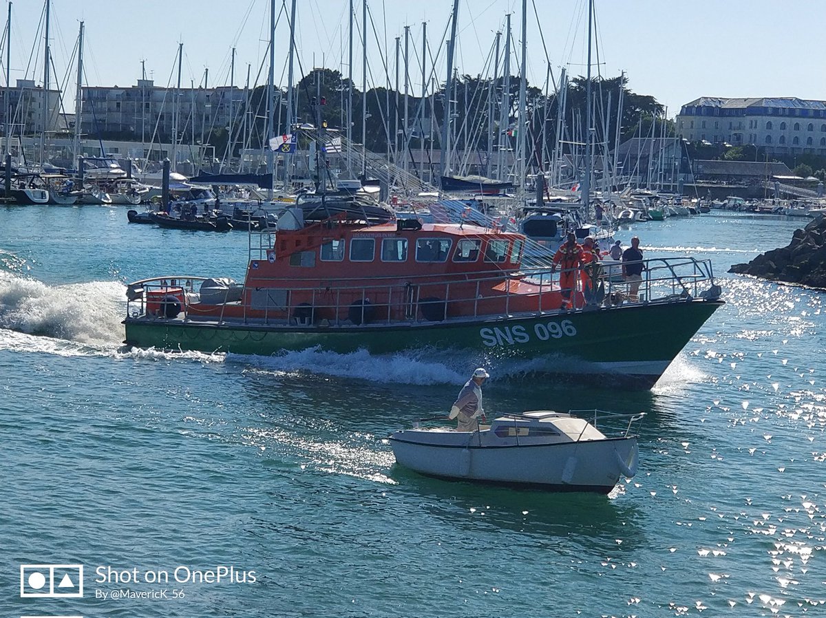 MavericK_56's tweet photo. [ #MOI ] - Coucou @SauveteursenMer, petite photo souvenir de votre sortie de #PortHaliguen ce 13 août à 17h38, probablement en rapport avec le tweet de @Premar_Ceclant! #SECOURS #MER #VHF16 #TEL196 #CODIS56 #DRAGON56 #QUIBERON #BZH #BRETAGNE #SNSM #POMPIERS https://t.co/JiXn8RC4wd