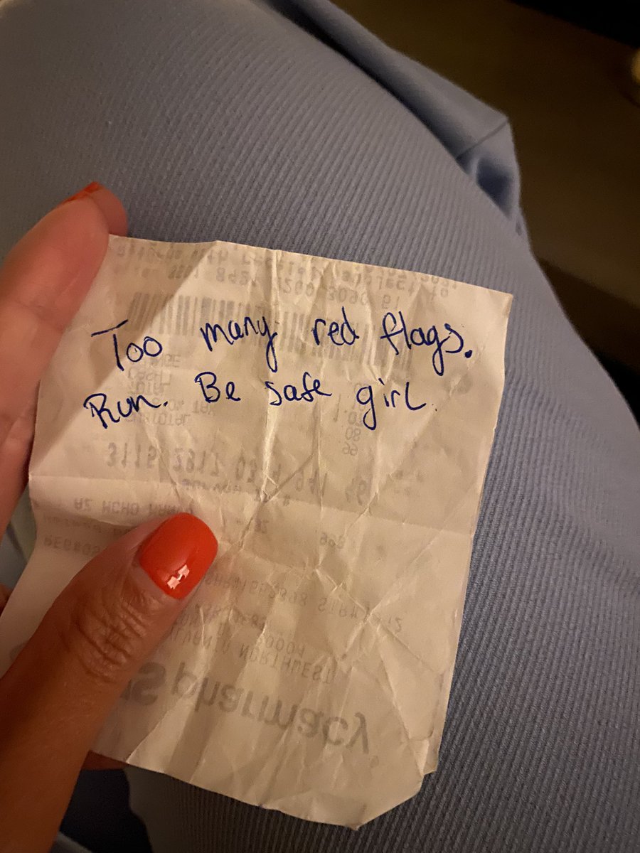 I had coffee with a guy yesterday. When he went to the bathroom, the gay guy sitting behind me passed me this note 😂😭😂😭