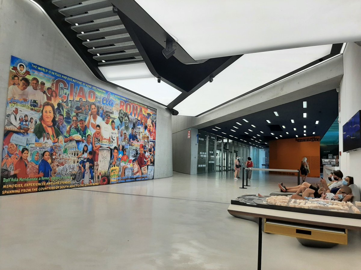 AMoneti's tweet photo. @Museo_MAXXI bello impossibile, inutile lo sforzo di tenere #apertoaferragosto se poi tre barriere accolgono visitatori. Superato lento test green pass con documento e check temperature, biglietteria, ultima frontiera  nega accesso,senza preavviso, a mostra per borsa valutata XL https://t.co/FKU15wiQSm