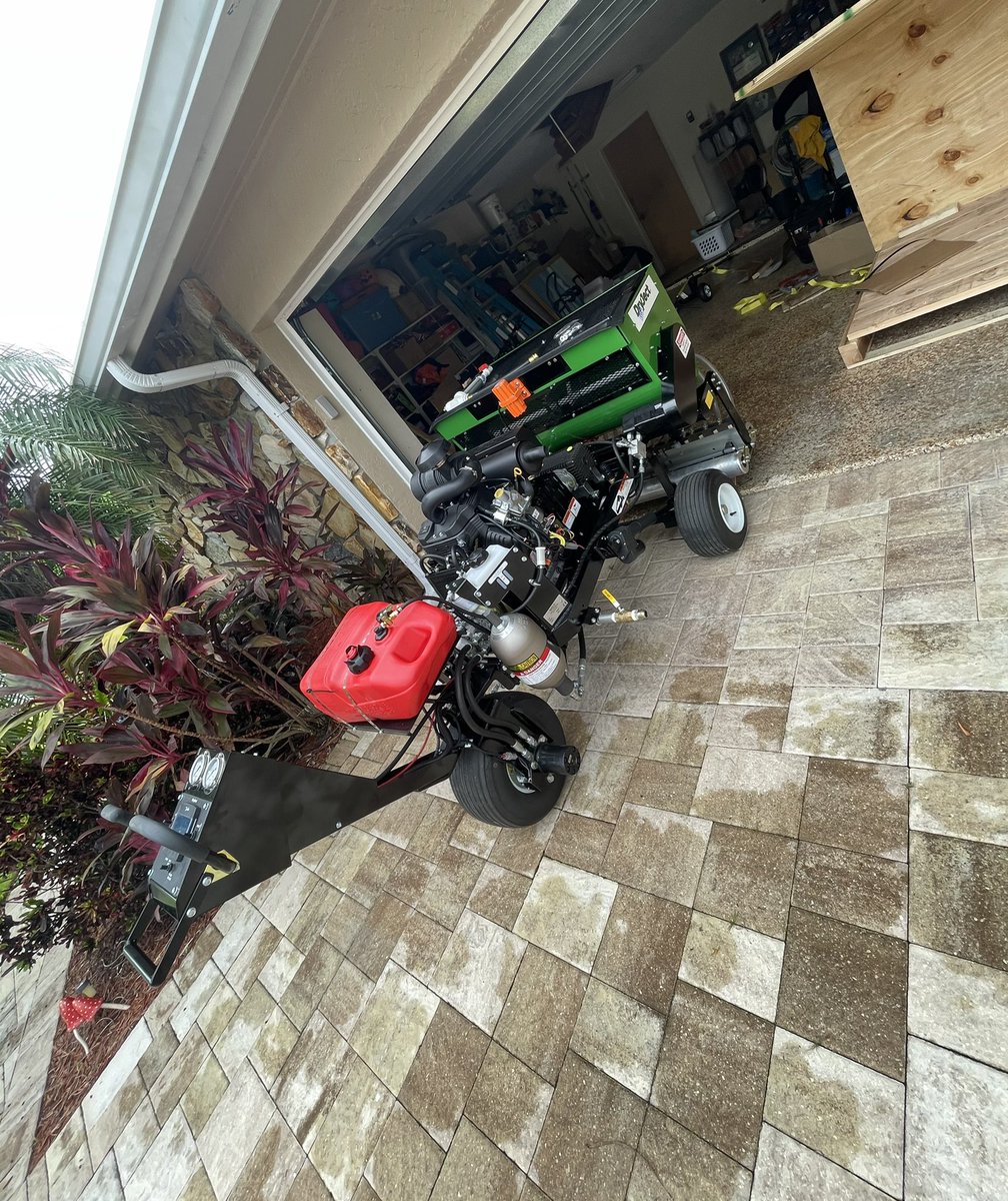 Chase_DryJect's tweet image. We unboxed our newest machine today. 

We call this one “Big Jefe”

@DryjectHQ @DryJect

#DryJect
#PoundSand