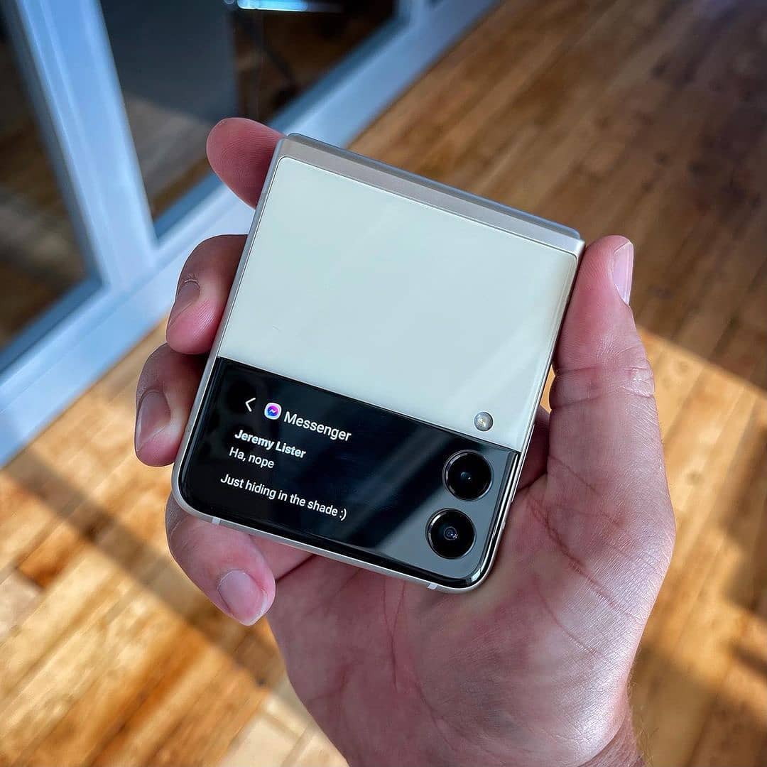 TechScoreNY's tweet image. You are SO beautiful... 😊😊
Credit: @Tech_EdgeTE #GalaxyZFlip3 #ZFlip3 #ZFlip