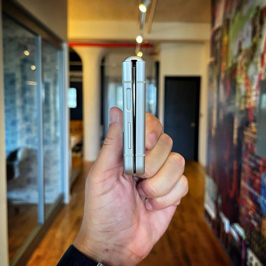 TechScoreNY's tweet image. You are SO beautiful... 😊😊
Credit: @Tech_EdgeTE #GalaxyZFlip3 #ZFlip3 #ZFlip