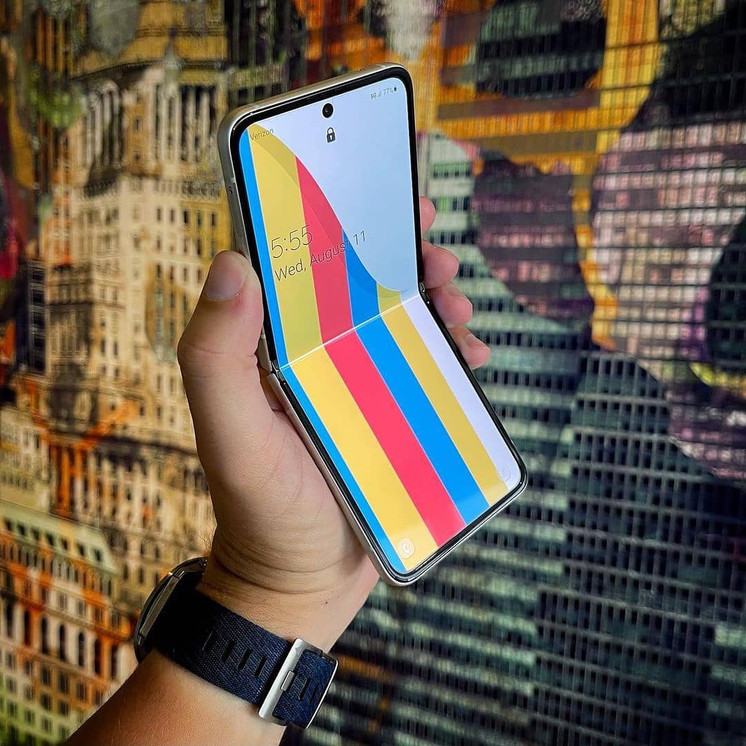 TechScoreNY's tweet image. You are SO beautiful... 😊😊
Credit: @Tech_EdgeTE #GalaxyZFlip3 #ZFlip3 #ZFlip