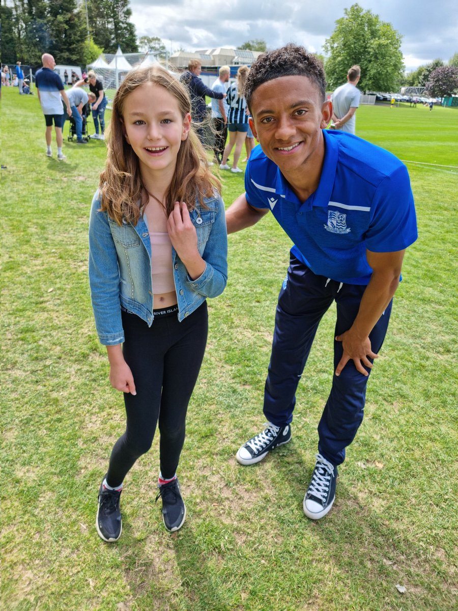 Parold's tweet image. Great time at Meet the Blues Day, really got me in the mood for the new season. Thanks for the photos all @TerrellEgbri7 @jonnywhite25 @HarrySeaden @SUFCRootsHall