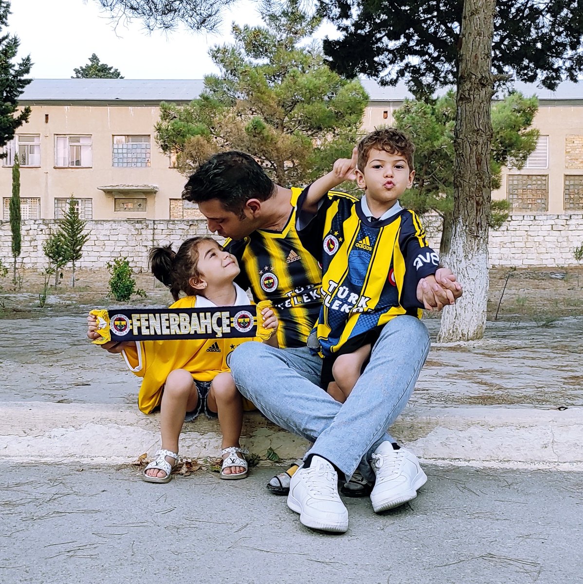 RehmanResulov's tweet photo. @Fenerbahce çempion olmalısan #fenerbahce #fenerbahçe https://t.co/MRUwSrsREW
