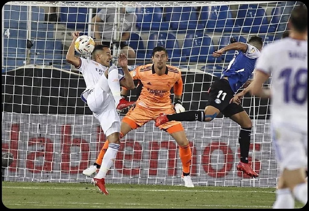 alexsilvestreSZ's tweet photo. La de Lucas no fue penalti. La de Llorente sí.🤷‍♂️ https://t.co/jDQ7kwY0ET