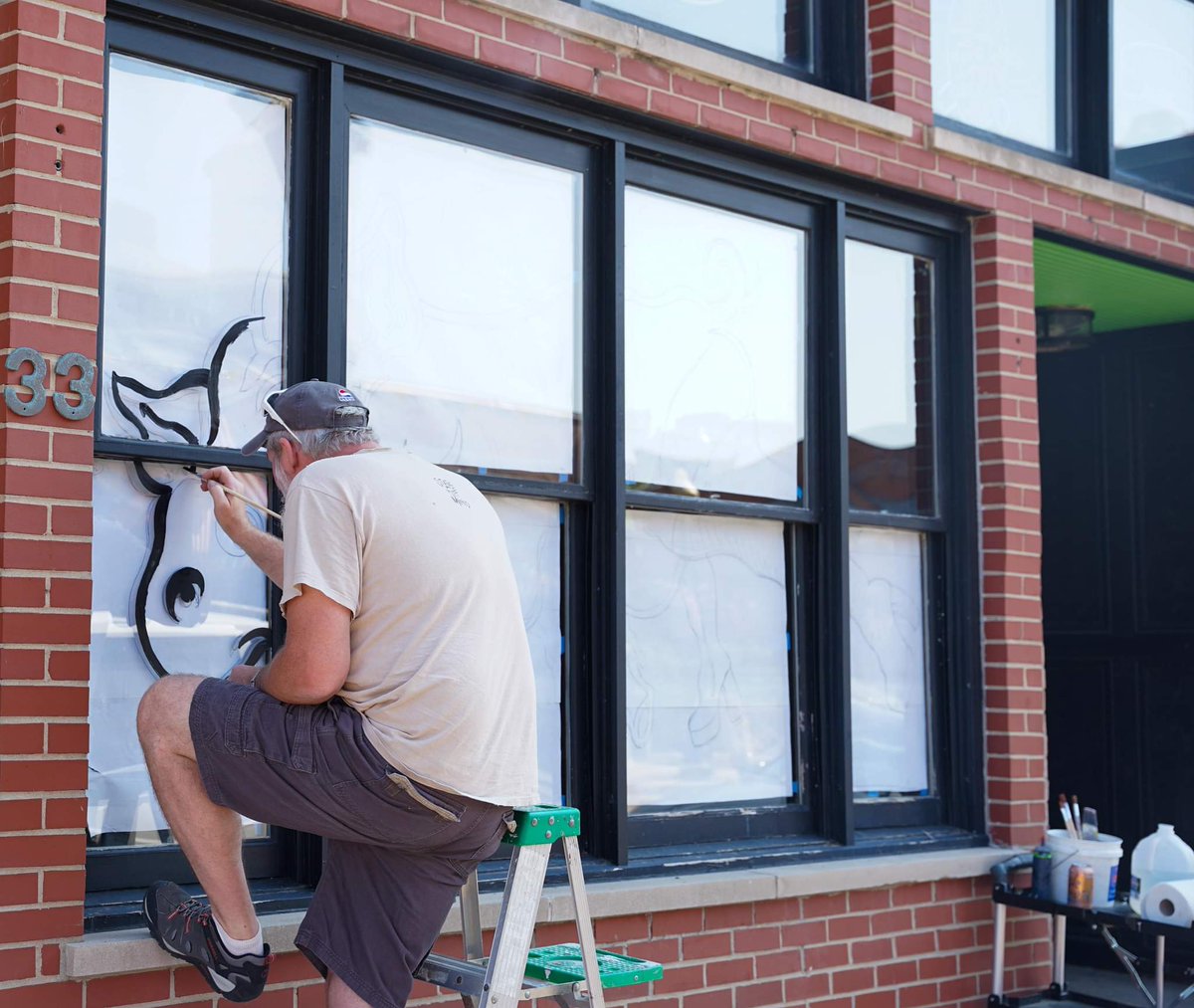 ParamountAurora's tweet photo. We love seeing the Aurora community joining in on the Kinky Boots festivities! Check out this window art Gillerson's Grubbery Art by Josh Schultz. π #ParamountKinkyBoots #BuiltInAurora #DowntownAurora https://t.co/ev45XyH0fB