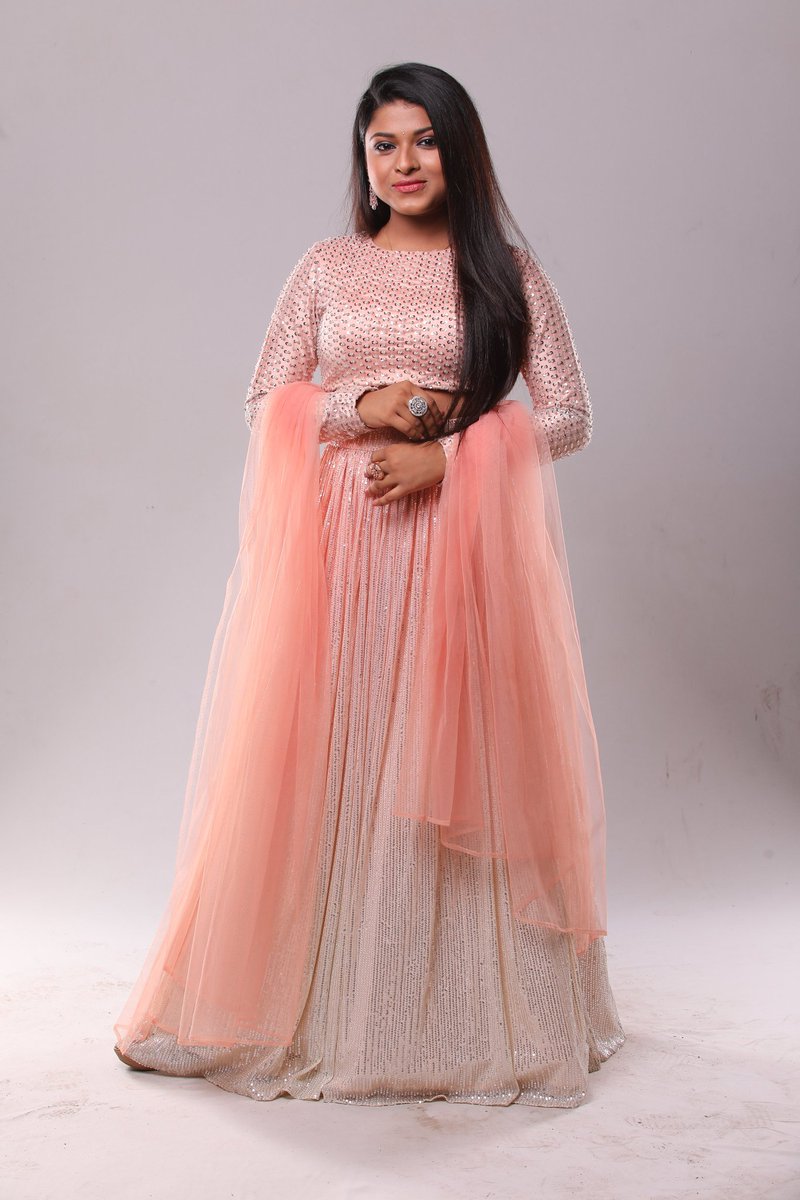big_bos15's tweet photo. Grand finale Performance kesi lgi

🚴#RETWEEET
🔊#comment

#ArunitaKanjilal #Arunita #Pawandeeprajan #Nehakakkar #IndianIdol #Indianidol12 #IndianIdol2021 https://t.co/Xg8x951lC4