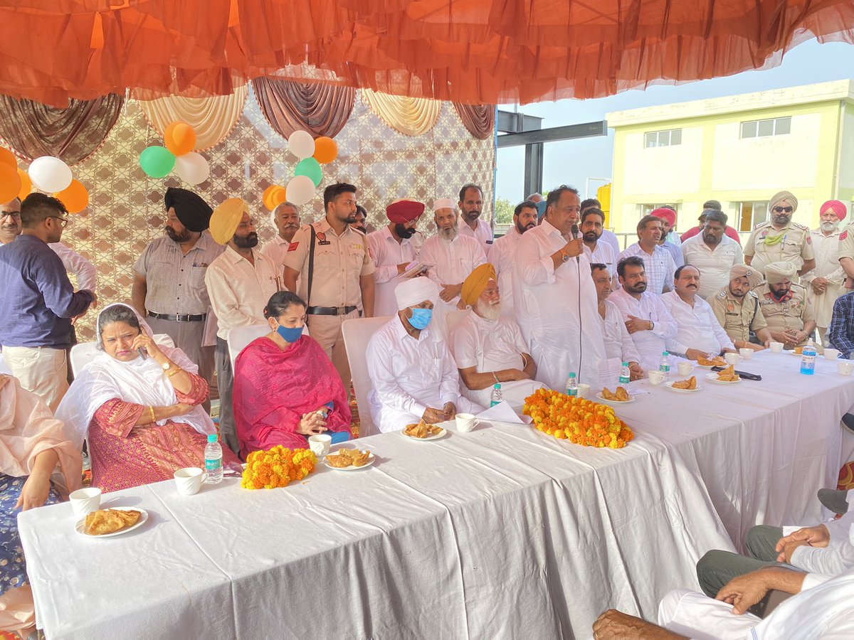 mp_mohdsadique's tweet photo. ਮਾਨਯੋਗ ਮੁੱਖ ਮੰਤਰੀ ਪੰਜਾਬ ਕੈਪਟਨ ਅਮਰਿੰਦਰ ਸਿੰਘ ਜੀ ਦੀ ਯੋਗ ਅਗਵਾਈ ਹੇਠ ਜਨਾਬ ਮੁਹੰਮਦ ਸਦੀਕ ਮੈਂਬ��� ਲੋਕ ਸਭਾ ਫਰੀਦਕੋਟ ਨੇ ਜੈਤੋ ਸ਼ਹਿਰ ਵਿਖੇ 7.03 ਕਰੋੜ ਦੀ ਲਾਗਤ ਨਾਮ 6 MLD ਸਮਰੱਥਾ ਵਾਲਾ ਸੀਵਰੇਜ ਟਰੀਟਮੈਂਟ ਪਲਾਂਟ ਦਾ ਉਦਘਾਟਨ ਕੀਤਾ ਗਿਆ । https://t.co/tmleHH0TM1