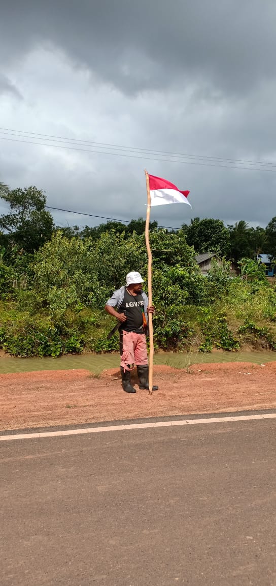 NegeriBoneka's tweet photo. Orang Aseli Papua (OAP) pasti mencintai 
Indonesia. Para #TerorisOPM kebanyakan bukan 
aseli orang Papua
#MerahPutihPapua https://t.co/bPlxADO47d